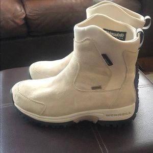 Merrell waterproof Boots size 6.5